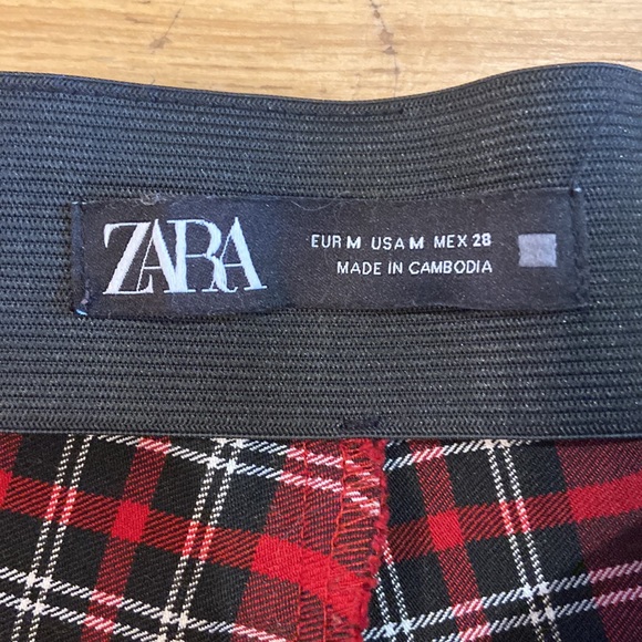 Zara, red plaid leggings, size medium - Picture 2 of 2